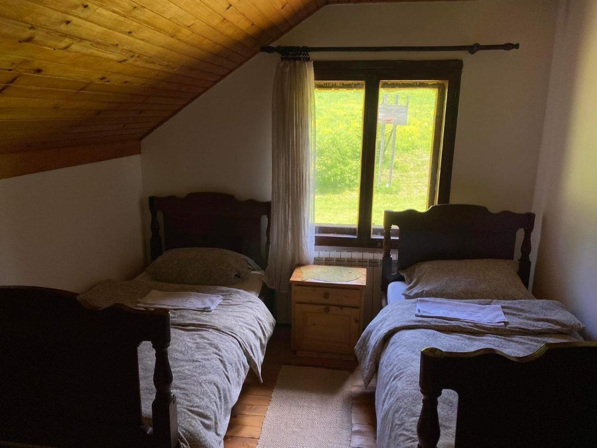Mystic Forest Hostel Mitrovac Exterior photo
